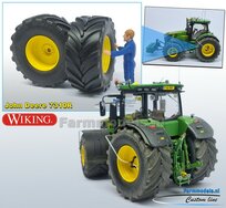 JD 7310R: 2x Vredestein Traxion 900/65 R45 Banden Ø 71.9 x 32.5 mm + KUNSTSTOF Velgen JOHN DEERE GEEL gespoten  1:32    Farmmodels Custom Line Series