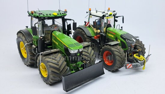 3x 2 stuks assorti stickers John Deere tbv Beschermkap voor Uitlaat chrome/ Zwart Pré-Cut Decals, Farmmodels.nl, 1:32