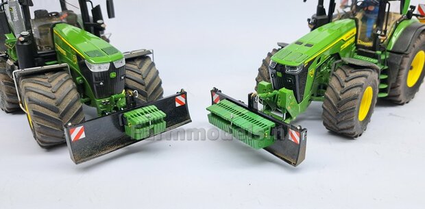 FM-Weight: (Front-) Gewicht platen set ZONDER OPDRUK, FENDT 942 CHASSIS GRIJS GESPOTEN:  8x gewichtplaten + 1x Trekoog-plaat + div. Trekhaak pinnen + 2x Messing as 1:32