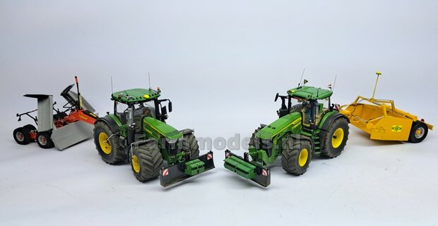 FM-Weight: (Front-) Gewicht platen set ZONDER OPDRUK, FENDT 942 CHASSIS GRIJS GESPOTEN:  8x gewichtplaten + 1x Trekoog-plaat + div. Trekhaak pinnen + 2x Messing as 1:32