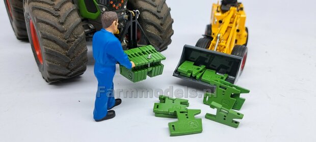 FM-Weight: (Front-) Gewicht platen set ZONDER OPDRUK, FENDT 942 CHASSIS GRIJS GESPOTEN:  8x gewichtplaten + 1x Trekoog-plaat + div. Trekhaak pinnen + 2x Messing as 1:32