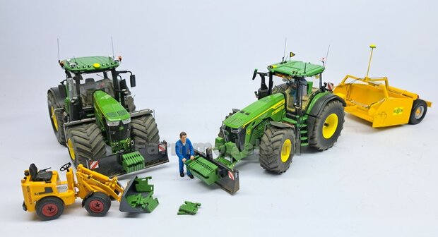 FM-Weight: (Front-) Gewicht platen set ZONDER OPDRUK, FENDT 942 CHASSIS GRIJS GESPOTEN:  8x gewichtplaten + 1x Trekoog-plaat + div. Trekhaak pinnen + 2x Messing as 1:32