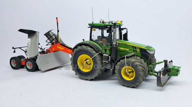 FM-Weight: (Front-) Gewicht platen set 40KG OPDRUK, FENDT 942 CHASSIS GRIJS GESPOTEN:  8x gewichtplaten + 1x Trekoog-plaat + div. Trekhaak pinnen + 2x Messing as 1:32