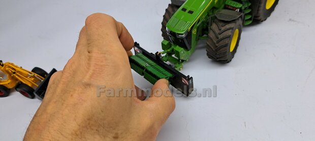 Gewichten drager chassis &quot;SMALL&quot; (FENDT) DONKER GRIJS GESPOTEN RESIN Vervanger fronthef, incl. diverse trekhaak pinnen in Alu. kleur  FM-Weight Series 1:32