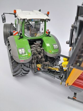 Ondertrekhaak DELUXE FENDT DONKER GRIJS + RODE PAL met werkende KIPPERKNOBBEL + 2x stuurstang aansluiting, geleverd met Deluxe pinnenset 1:32