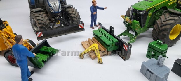 Grondschuif &quot;FARMER&quot; 81.6mm breed Handgebouwd in ZWART GLANS gespoten + Glimmertjes gemonteerd + div. Trekhaak pinnen + Messing Kopspijkers  1:32