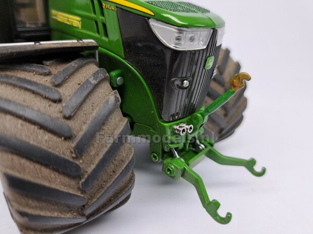 JD 7310R: 2x Michelin Mega X Bib Banden &Oslash; 53.5 x 32.3 mm + ALUMINIUM velgen JOHN DEERE GEEL gespoten   1:32    Farmmodels Custom Line Series