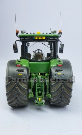 JD 7310R: 2x Michelin Mega X Bib Banden &Oslash; 53.5 x 32.3 mm + ALUMINIUM velgen JOHN DEERE GEEL gespoten   1:32    Farmmodels Custom Line Series