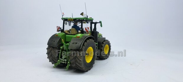 JD 7310R: 2x Michelin Mega X Bib Banden &Oslash; 53.5 x 32.3 mm + ALUMINIUM velgen JOHN DEERE GEEL gespoten   1:32    Farmmodels Custom Line Series