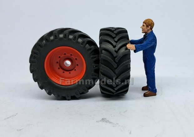 Fendt 828 GEN. 1: 2x Brede Banden &Oslash; 53.8 x 22.5 mm + ALUMINIUM velgen FENDT ROOD gespoten 1:32    Farmmodels Custom Line Series