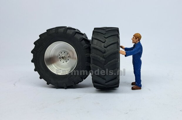 Fendt 828 GEN. 1: 2x Trelleborg Brede Banden &Oslash; 66.3 x 28.5 mm + ALUMINIUM velgen BLANK geleverd  1:32    Farmmodels Custom Line Series