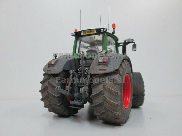 Fendt 828 FACELIFT: 2x Brede Banden &Oslash; 53.8 x 22.5 mm + ALUMINIUM velgen FENDT ROOD gespoten  1:32    Farmmodels Custom Line Series