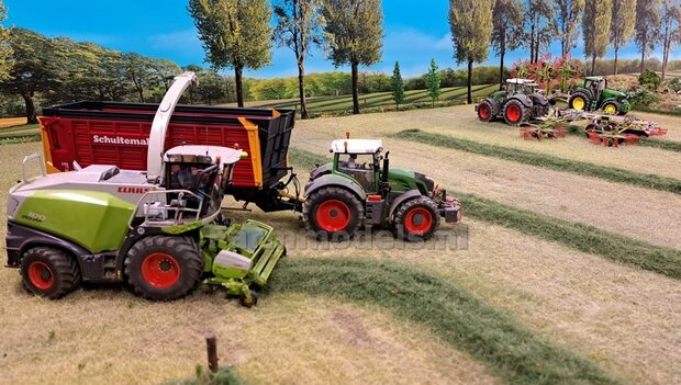 Fendt 828 GEN. 1: 2x Trelleborg Brede Banden &Oslash; 66.3 x 28.5 mm + ALUMINIUM velgen FENDT ROOD gespoten  1:32    Farmmodels Custom Line Series