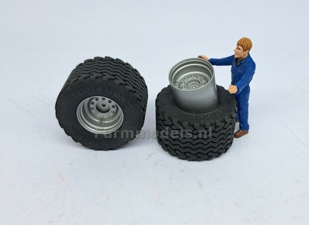 2x ALUMINIUM METALIC gespoten RESIN Velgen &Oslash; 24,5mm ZONDER de Vredestein Flotation Pro Banden  1:32   Farmmodels Premium Line Series  