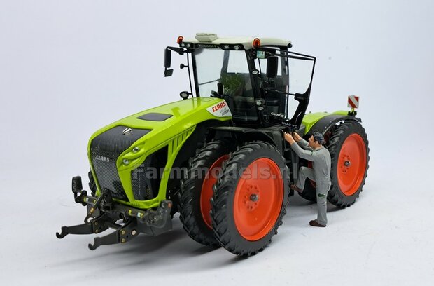 Claas Xerion 8x Dubbellucht Cultuurbanden set &Oslash; 63.5 x 9.5mm + CLAAS ORANJE VELGEN + MOLCON koppelringen en toebehoren  1:32