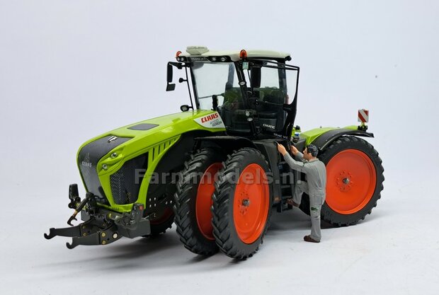 Claas Xerion 8x Dubbellucht Cultuurbanden set &Oslash; 63.5 x 9.5mm + CLAAS ORANJE VELGEN + MOLCON koppelringen en toebehoren  1:32