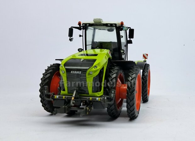 Claas Xerion 8x Dubbellucht Cultuurbanden set &Oslash; 63.5 x 9.5mm + CLAAS ORANJE VELGEN + MOLCON koppelringen en toebehoren  1:32