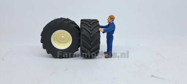 JD 8R 410: 2x Michelin Axiobib2  &Oslash;  55.1 x 25.8 mm Banden + RESIN Velgen BLANK Geleverd 1:32    Farmmodels Premium Line Series AVAILABLE OCTOBER 2024