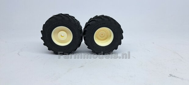 JD 8R 410: 2x Michelin Axiobib2  &Oslash;  55.1 x 25.8 mm Banden + RESIN Velgen BLANK Geleverd 1:32    Farmmodels Premium Line Series 