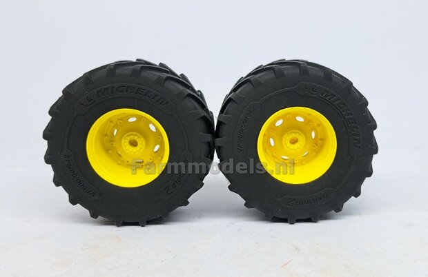 JD 8R 410: 2x Michelin Axiobib2  &Oslash;  70.3 x 30.4 mm Banden + RESIN Velgen JOHN DEERE GEEL gespoten  1:32 Farmmodels Premium Line Series 