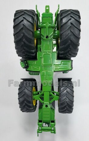 JD 8R 410: 2x Michelin Axiobib2  &Oslash;  70.3 x 30.4 mm Banden + RESIN Velgen JOHN DEERE GEEL GESPOTEN geleverd 1:32    Farmmodels Premium Line Series  