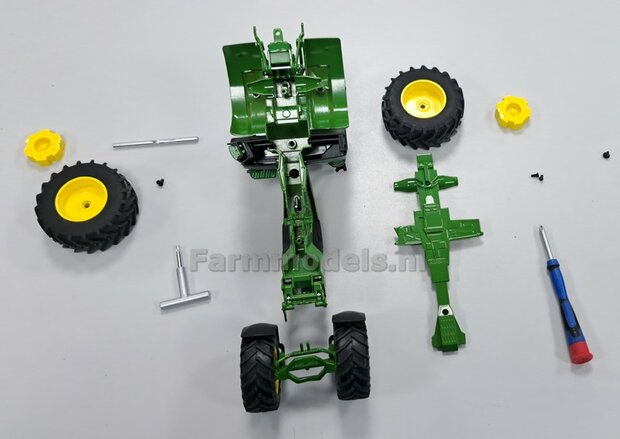 JD 8R 410: 2x Michelin Axiobib2  &Oslash;  70.3 x 30.4 mm Banden + RESIN Velgen JOHN DEERE GEEL gespoten  1:32 Farmmodels Premium Line Series 