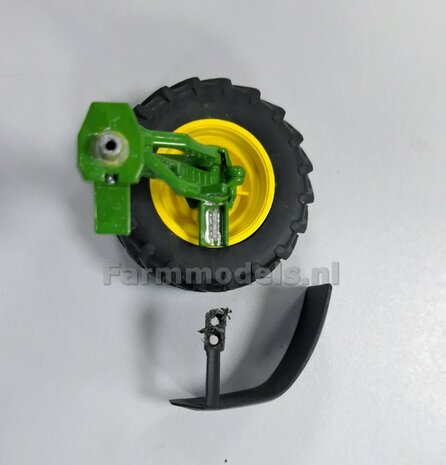 2x JOHN DEERE 8R ZWARTE &amp; FLEXIBELE spatborden 26.2 mm breed MET LOSSE STEUNEN, t.b.v. de vooras JD 8R 410 Wiking 1:32 Farmmodels Premium Line