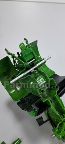 2x  John Deere STEEK-ASSEN  &Oslash; 4mm x 6.5mm t.b.v. ACHTERAS JD ZWART Gespoten Geleverd  1:32  Farmmodels Premium Line Series  