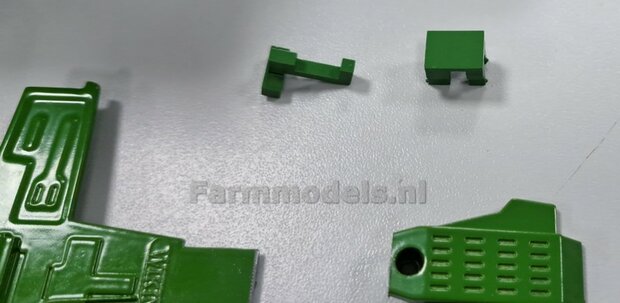 John Deere 8R 410 VOORAS VERHOOG SET, RESIN,  John Deere GROEN Gespoten geleverd 1:32    Farmmodels Premium Line Series