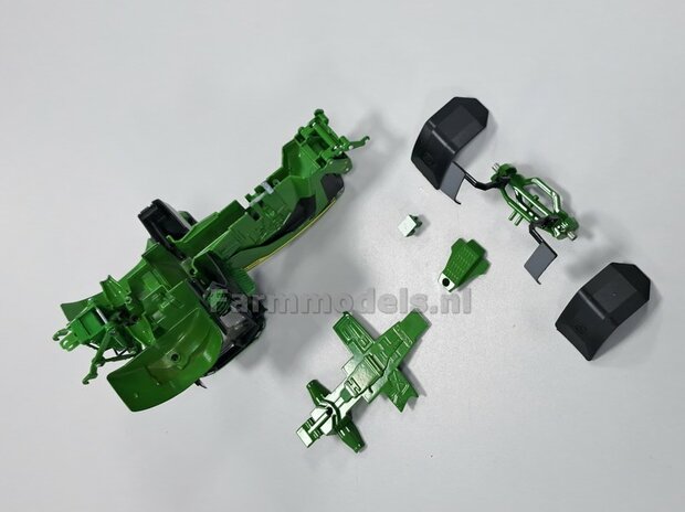 John Deere 8R 410 VOORAS VERHOOG SET, RESIN,  John Deere GROEN Gespoten geleverd 1:32    Farmmodels Premium Line Series