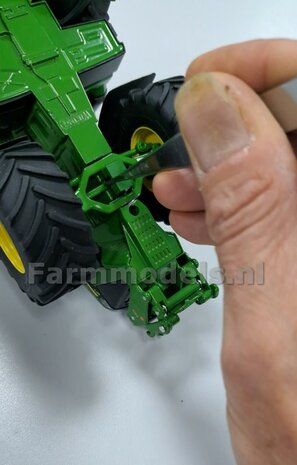 John Deere 8R 410 VOORAS VERHOOG SET, RESIN,  John Deere GROEN Gespoten geleverd 1:32    Farmmodels Premium Line Series