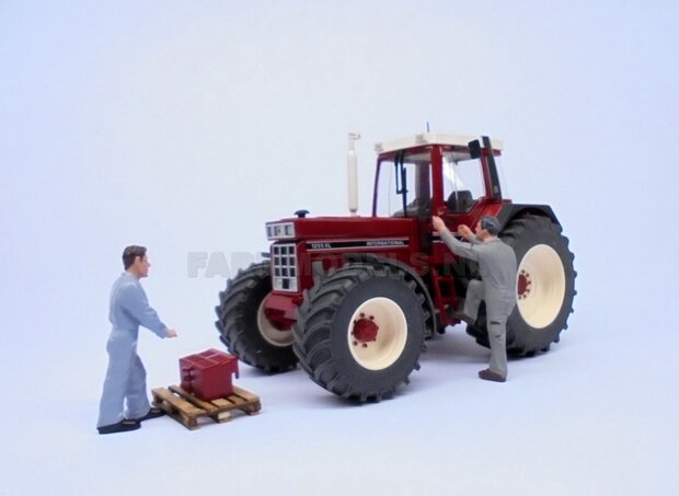 IH International Harvester WIKING: 2x Brede Banden &Oslash; 47 x 20.5 mm + ALUMINIUM velgen IH CREME gespoten geleverd 1:32 Farmmodels Custom Line Series  