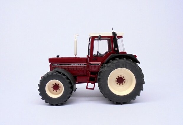 IH International Harvester WIKING: 2x Brede Banden &Oslash; 47.5 x 20.5 mm + ALUMINIUM velgen IH CREME gespoten geleverd 1:32 Farmmodels Custom Line Series  