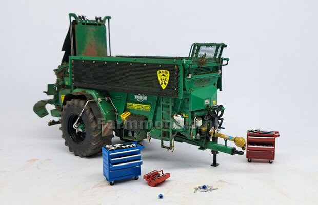 Tebbe MS 140: 2x Trelleborg Brede Banden &Oslash; 66.3 x 28.5 mm + RESIN velgen BLANK geleverd 1:32    