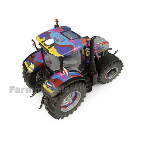 BASILDON 60 YEARS TRACTOR New Holland T7.300 LIM. ED. 1500 st. 1:32 Universal Hobbies UH6698    