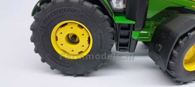 2x JOHN DEERE (8R) WIELGEWICHTEN   &Oslash;28.1mm x 11.5mm hoog  RESIN  BLANK Geleverd  1:32  Farmmodels 