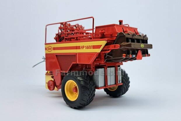 Vicon HP 1600: 2x Vredestein Banden &Oslash; 44.3 mm met RESIN Velgen + POLYSTYREEN PROFIEL 4x4x54mm BLANK geleverd  1:32   Farmmodels Custom Line Series  