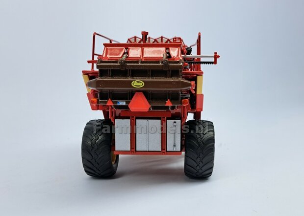 Vicon HP 1600: 2x Vredestein Banden &Oslash; 44.3 mm met Resin Velgen VICON CREME gespoten + POLYSTYREEN PROFIEL 4x4x54mm VICON ROOD geleverd 1:32   Farmmodels Custom Line Series  