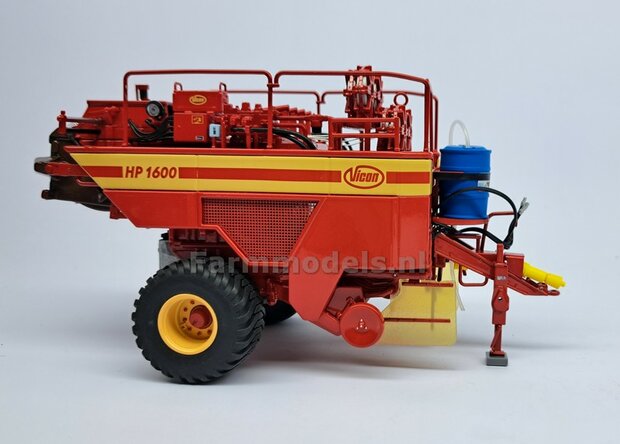 Vicon HP 1600: 2x Trelleborg Banden &quot;NORMAL&quot; &Oslash; 42.2 mm met RESIN Velgen + POLYSTYREEN PROFIEL 4x4x54mm BLANK geleverd  1:32   Farmmodels Custom Line Series  