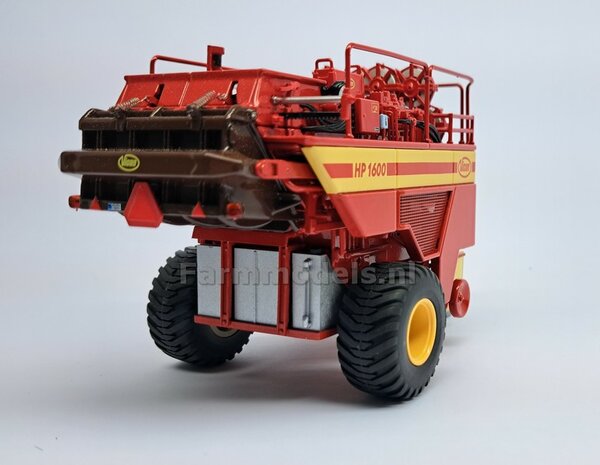 Vicon HP 1600: 2x Trelleborg Banden &quot;NORMAL&quot; &Oslash; 42.2 mm met RESIN Velgen + POLYSTYREEN PROFIEL 4x4x54mm BLANK geleverd  1:32   Farmmodels Custom Line Series  