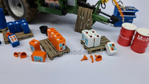 4x VULTRECHTERS + 2x SCHENKTUITEN  Materiaal resin in ORANJE MATT gespoten geleverd 1:32