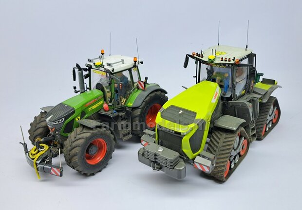 John Deere STARFIRE 7000/ 7500 GPS ontvanger, Resin, in JD GEEL &amp; GROEN Gespoten geleverd, incl. 2 antennes (+1reserve) 1:32 