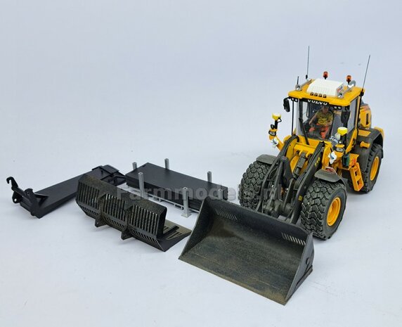 1x STEUN voor TURBO II Precleaner Luchtfilter op VOLVO L60 serie RESIN, BLANK Geleverd 1:32 