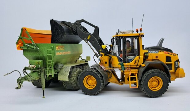 1x STEUN voor TURBO II Precleaner Luchtfilter op VOLVO L60 serie RESIN, BLANK Geleverd 1:32 