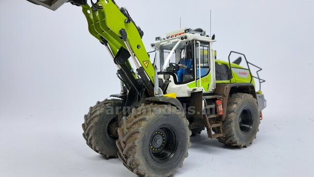 Uitschuifbare &amp; Opklapbare Breedte signalering PLATTE MONTAGEPLAAT incl. WIT-ROOD Breedtelampjes (ZWART) Resin, ALU/ GRIJS Gespoten 1:32 