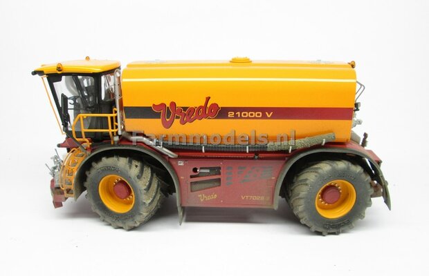 VREDO VT 7028: 2x Michelin 1050 lagedruk Banden &Oslash; 61.5 x 33.3 mm + ALU. velgen VREDO GEEL gespoten 1:32 Farmmodels Custom Line Series    