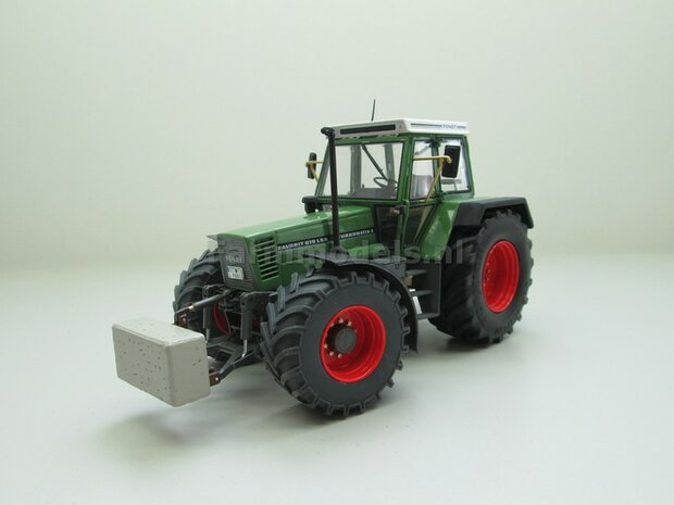 Fendt 612- 615 WeiseToys: Brede Vooras banden &Oslash; 47 mm x 20,5 mm breed + ALU. velgen FENDT ROOD geleverd 1:32 Farmmodels Custom Line Series 