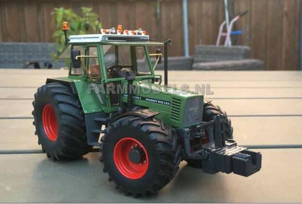 Fendt 612- 615 WeiseToys: Brede Vooras banden &Oslash; 47.5 mm x 20,5 mm breed + ALU. velgen FENDT ROOD geleverd 1:32 Farmmodels Custom Line Series 