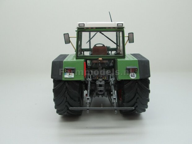 Fendt 612- 615 WeiseToys: Brede Vooras banden &Oslash; 47.5 mm x 20,5 mm breed + ALU. velgen FENDT ROOD geleverd 1:32 Farmmodels Custom Line Series 