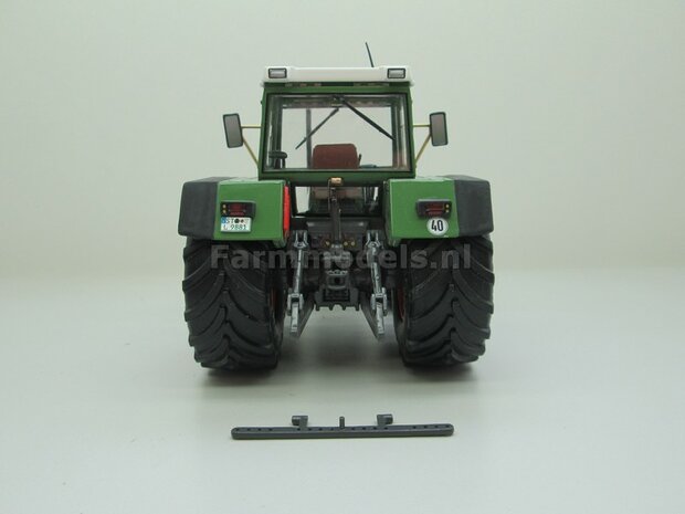 Fendt 612- 615 WeiseToys: Brede Vooras banden &Oslash; 47 mm x 20,5 mm breed + ALU. velgen FENDT ROOD geleverd 1:32 Farmmodels Custom Line Series 